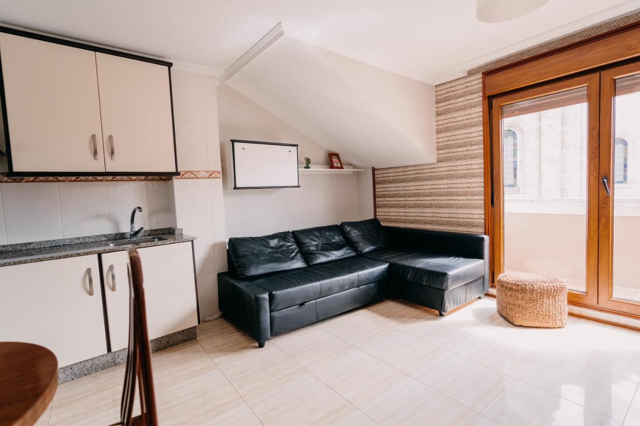 Apartamento La Iglesia Кальдас-де-Рейс Екстер'єр фото
